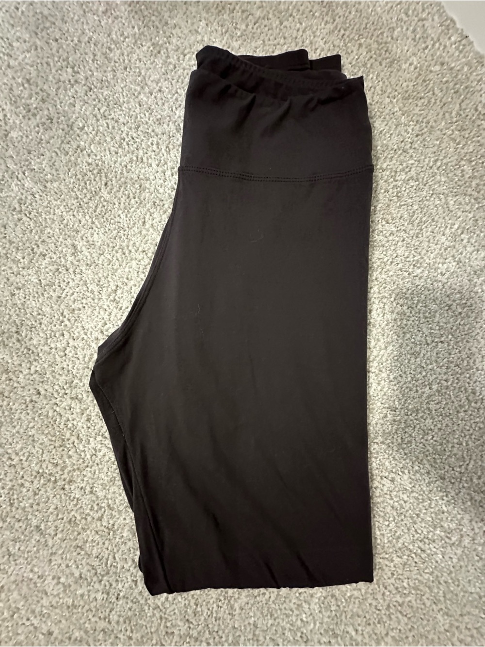 SATINA Black Stretch One-Size Leggings